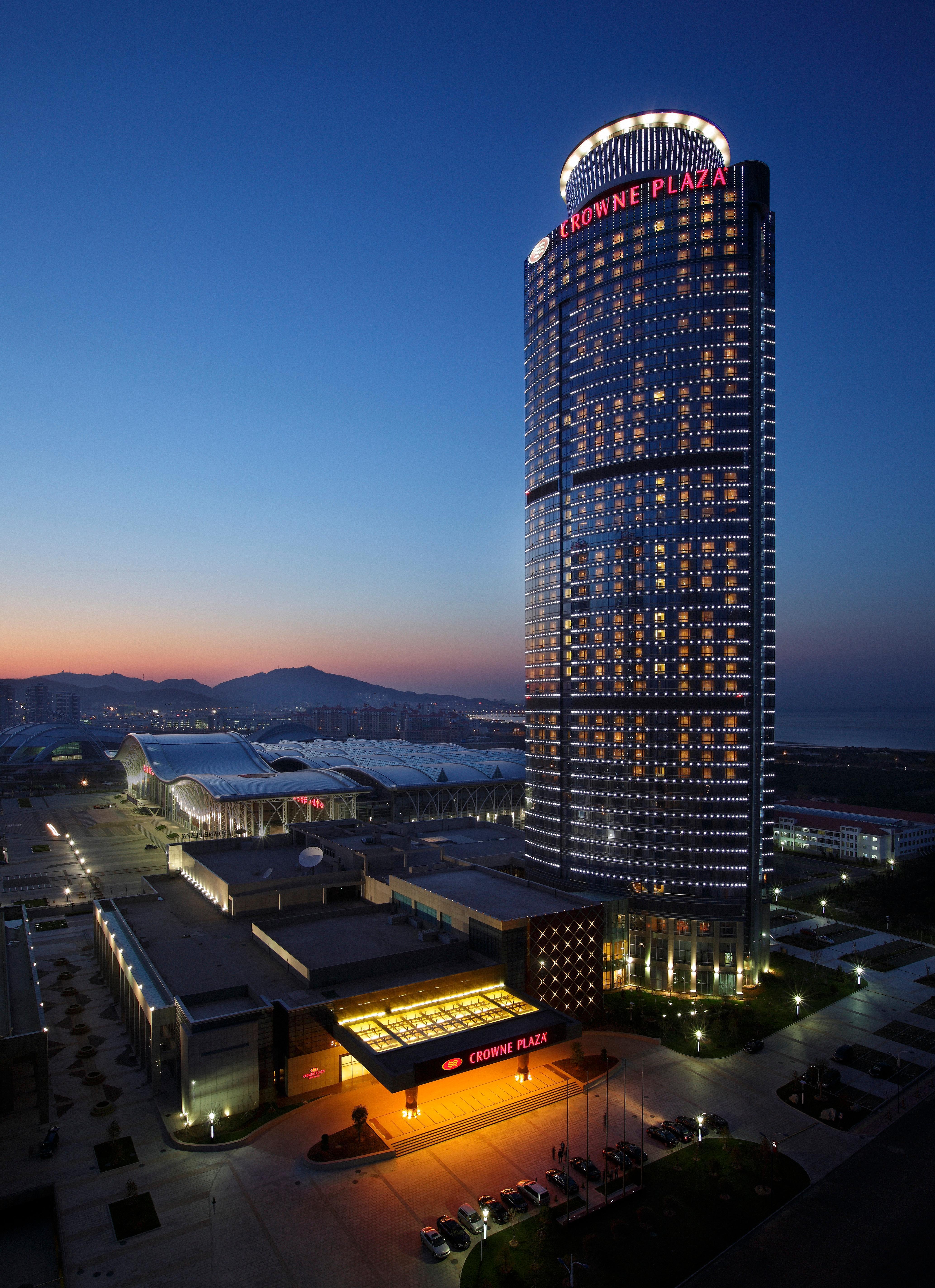 Crowne Plaza Yantai Sea View, An Ihg Hotel Buitenkant foto